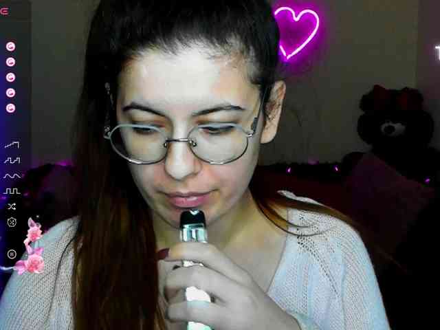 AminaBeatris13 webcam