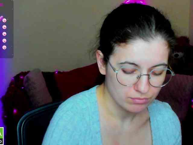 AminaBeatris13 webcam