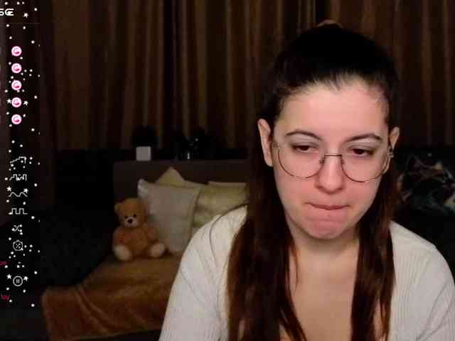 AminaBeatris13 webcam