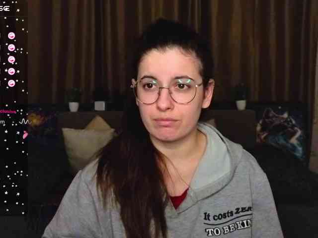 AminaBeatris13 webcam