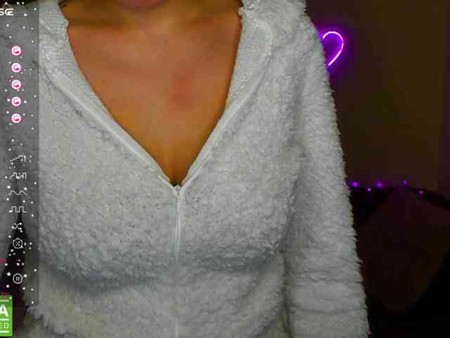 AminaBeatris13 webcam