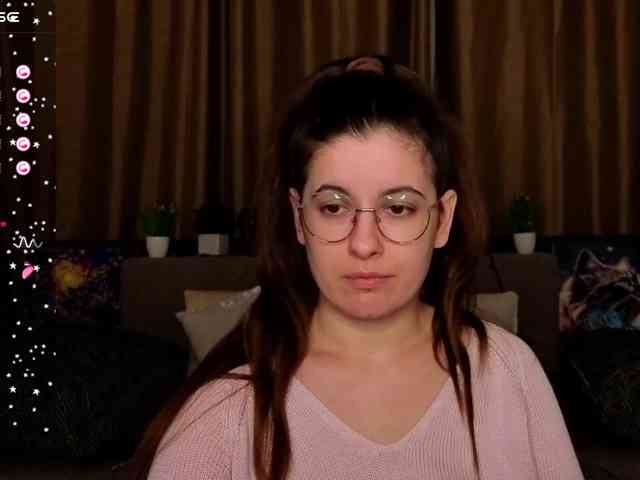 AminaBeatris13 webcam