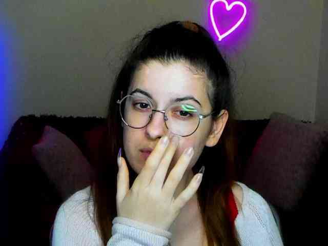 AminaBeatris13 webcam