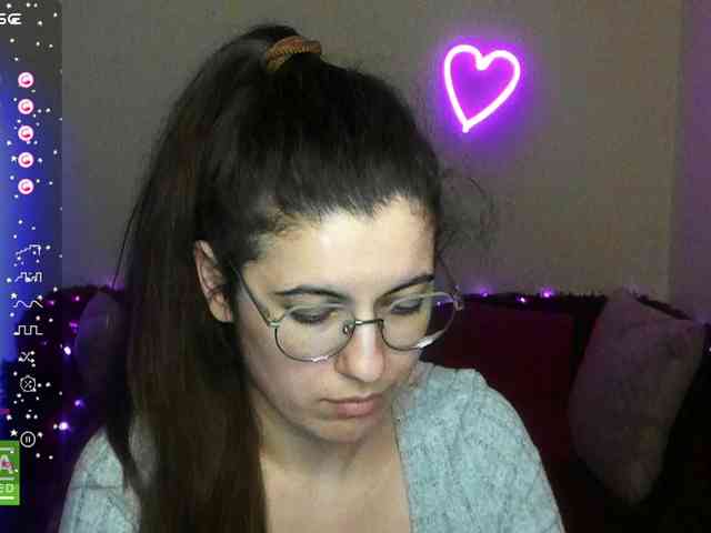 AminaBeatris13 webcam