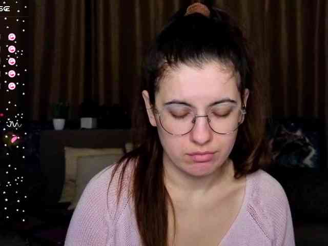 AminaBeatris13 webcam