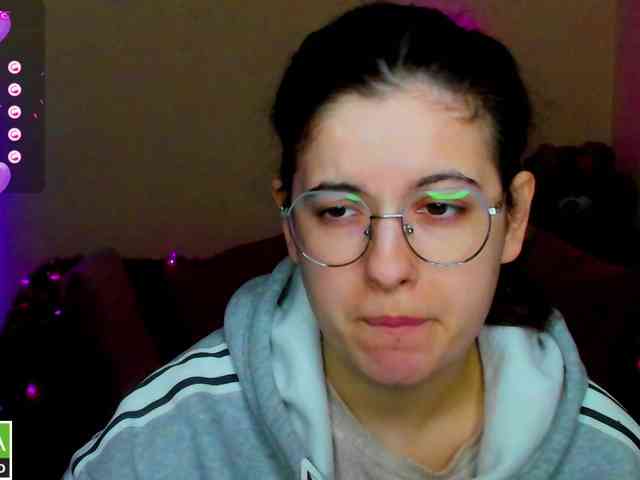 AminaBeatris13 webcam