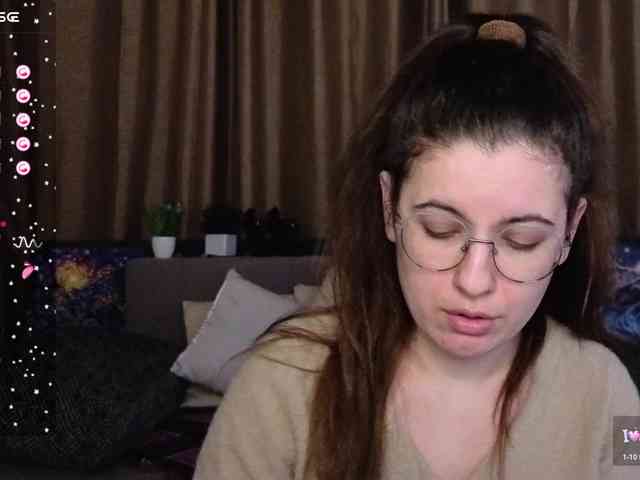 AminaBeatris13 webcam