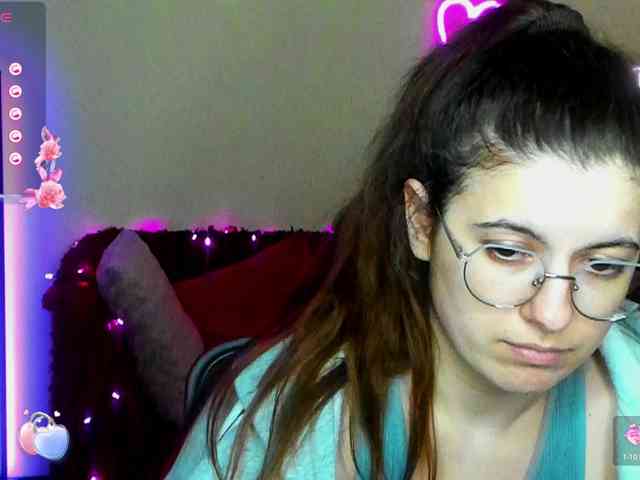 AminaBeatris13 webcam