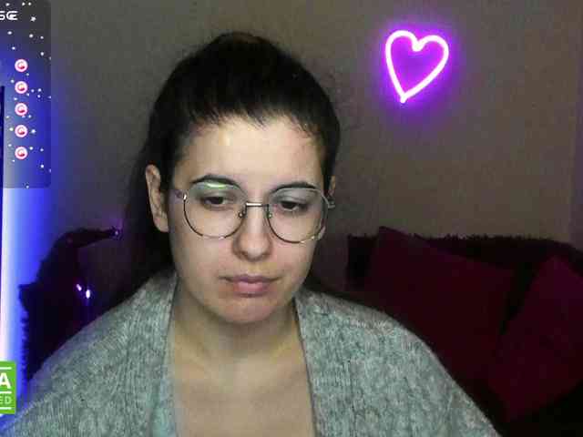 AminaBeatris13 webcam