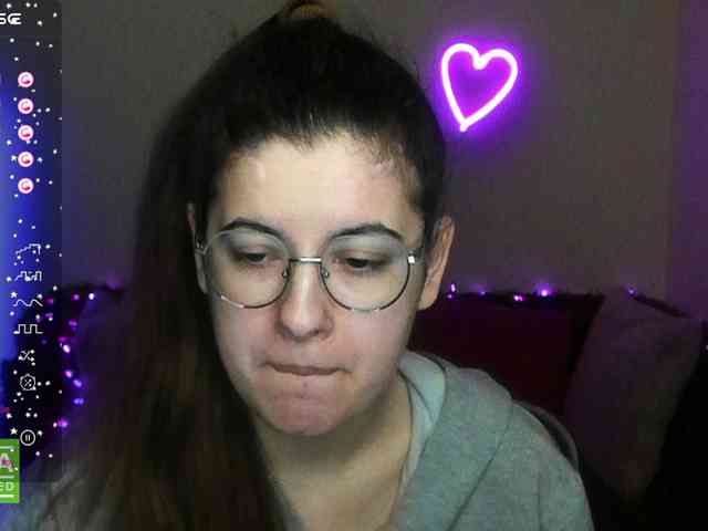 AminaBeatris13 webcam