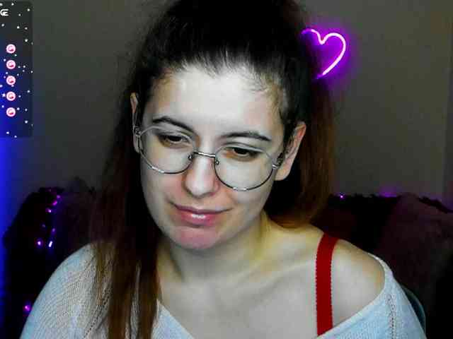 AminaBeatris13 webcam