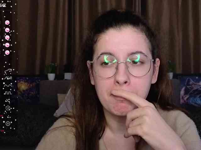 AminaBeatris13 webcam