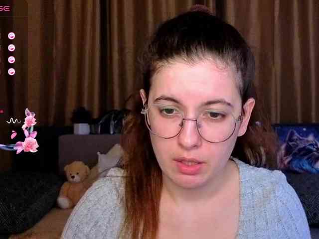 AminaBeatris13 webcam