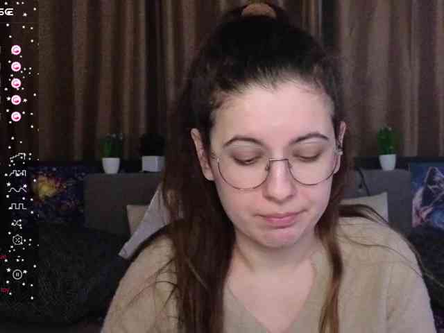 AminaBeatris13 webcam