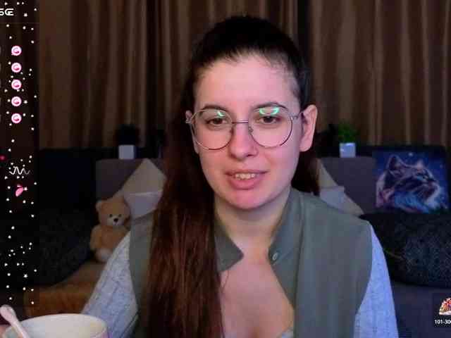 AminaBeatris13 webcam