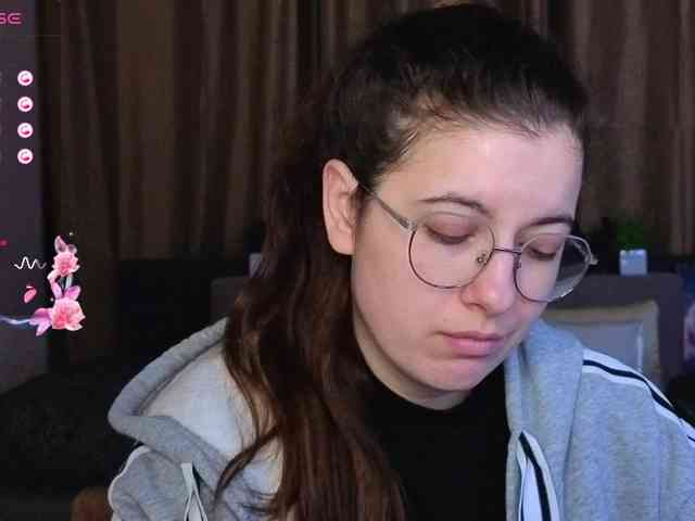 AminaBeatris13 webcam