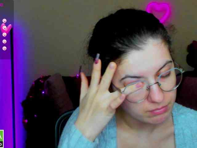 AminaBeatris13 webcam