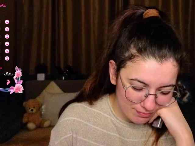 AminaBeatris13 webcam