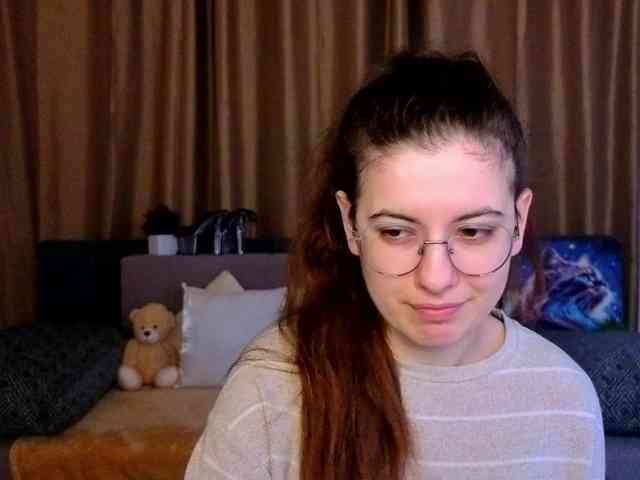 AminaBeatris13 webcam