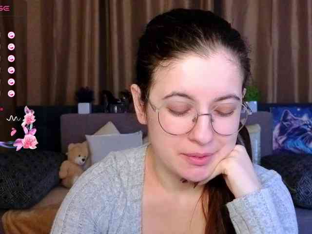 AminaBeatris13 webcam