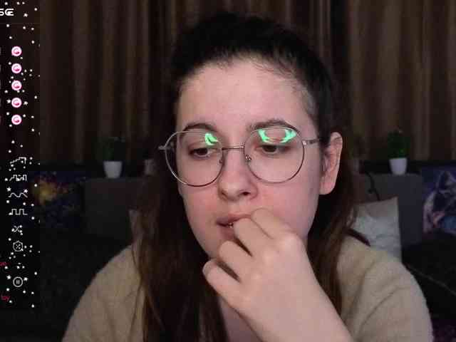 AminaBeatris13 webcam