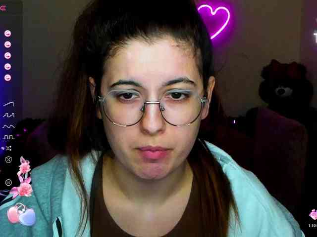 AminaBeatris13 webcam