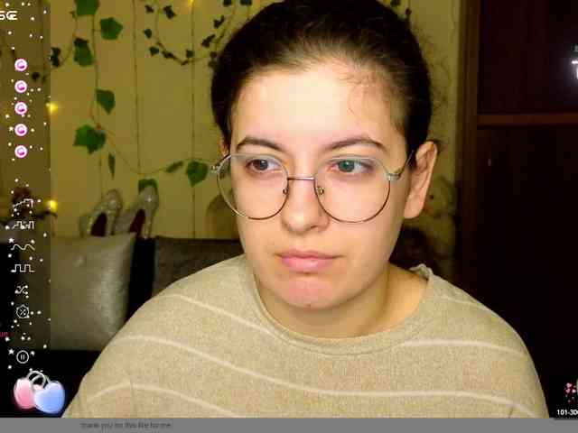 AminaBeatris13 webcam