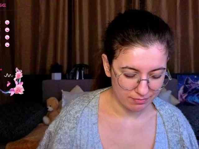 AminaBeatris13 webcam