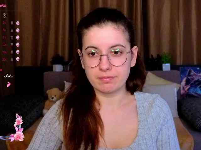 AminaBeatris13 webcam