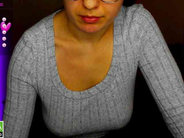 AminaBeatris13 webcam