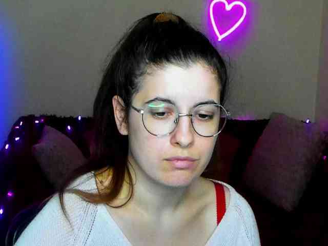 AminaBeatris13 webcam