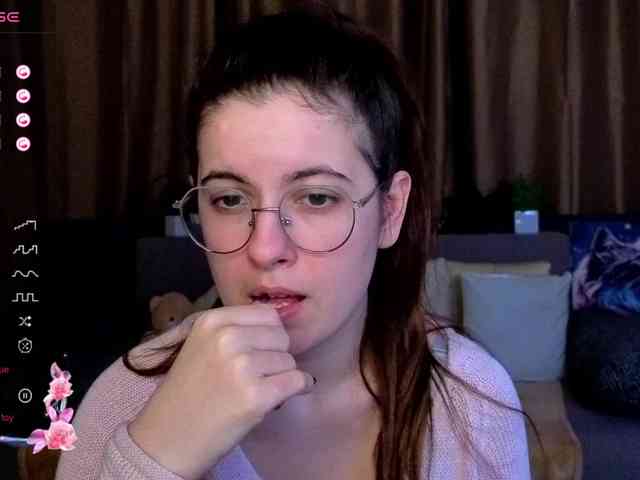 AminaBeatris13 webcam