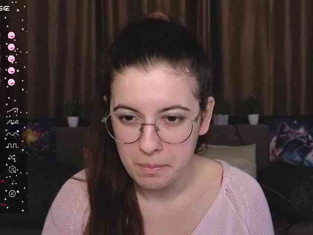 AminaBeatris13 webcam