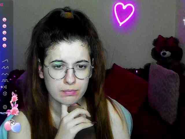 AminaBeatris13 webcam