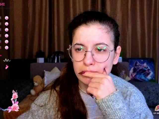 AminaBeatris13 webcam