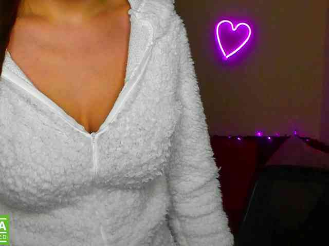 AminaBeatris13 webcam