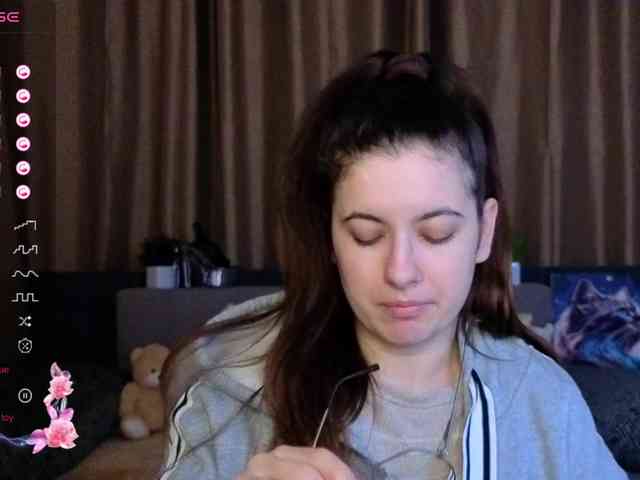 AminaBeatris13 webcam