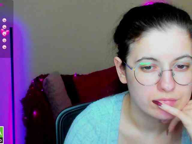 AminaBeatris13 webcam