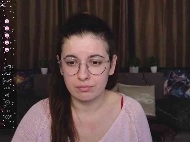 AminaBeatris13 webcam