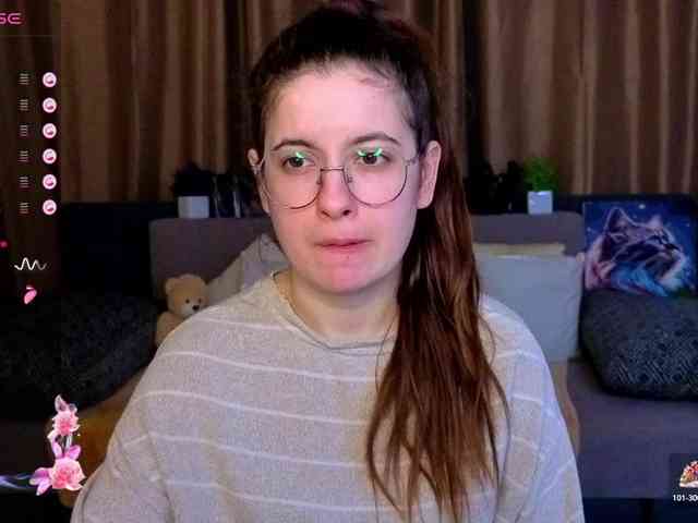 AminaBeatris13 webcam