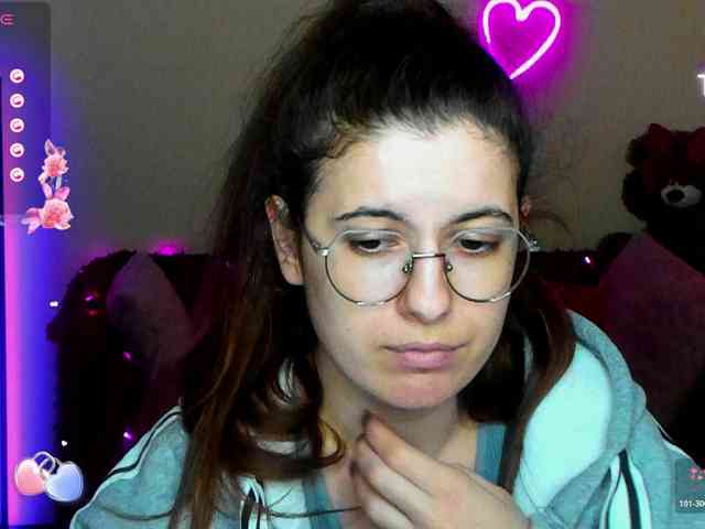 AminaBeatris13 webcam