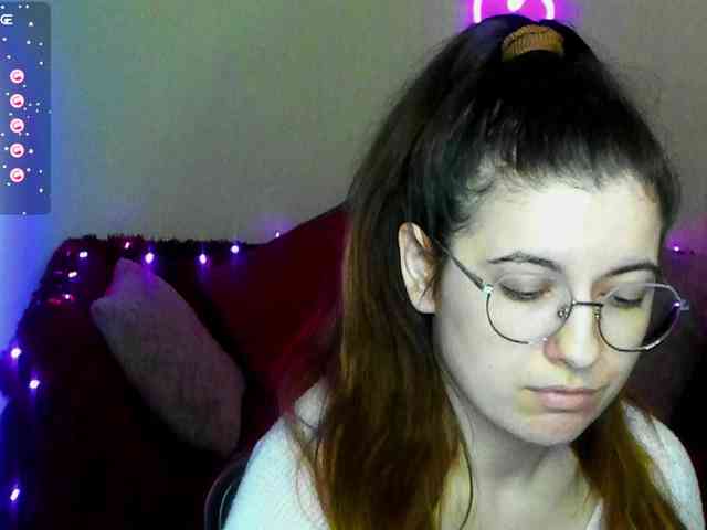 AminaBeatris13 webcam