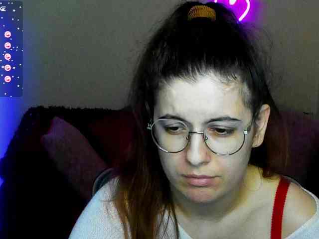 AminaBeatris13 webcam