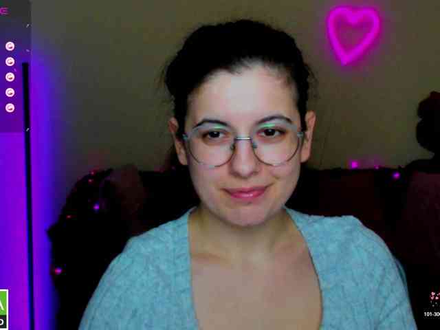 AminaBeatris13 webcam