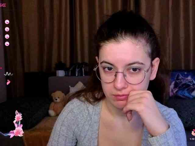 AminaBeatris13 webcam