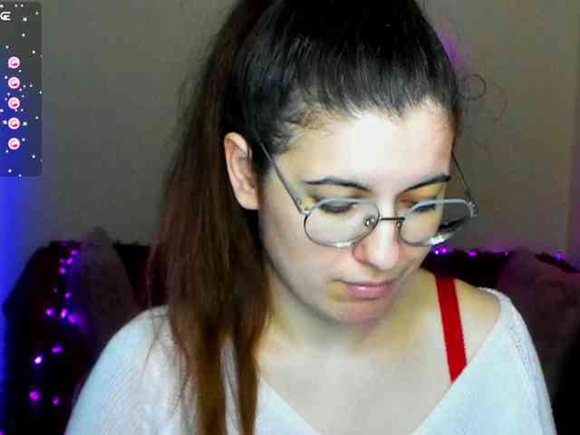 AminaBeatris13 webcam