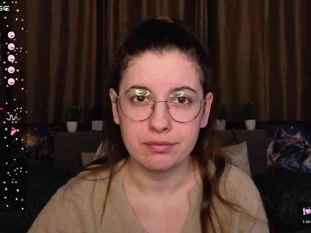 AminaBeatris13 webcam