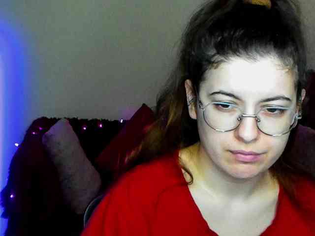 AminaBeatris13 webcam