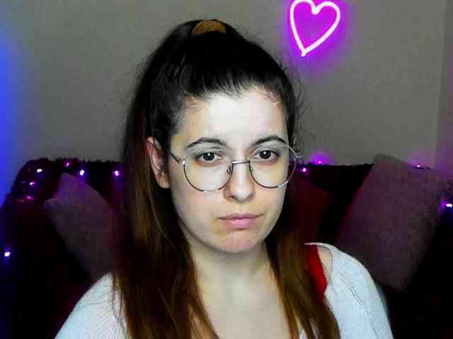 AminaBeatris13 webcam