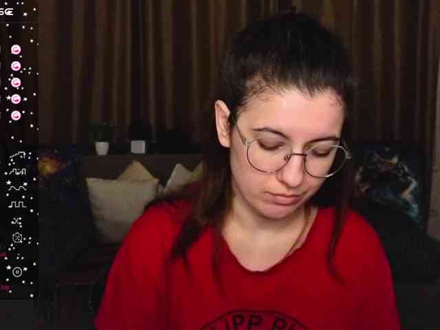 AminaBeatris13 webcam